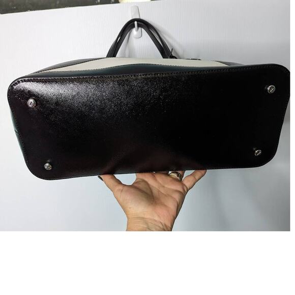 Henri Bendel West 57th Carry All Tote Handbag Saffiano Colorblock Black White - Picture 5 of 14